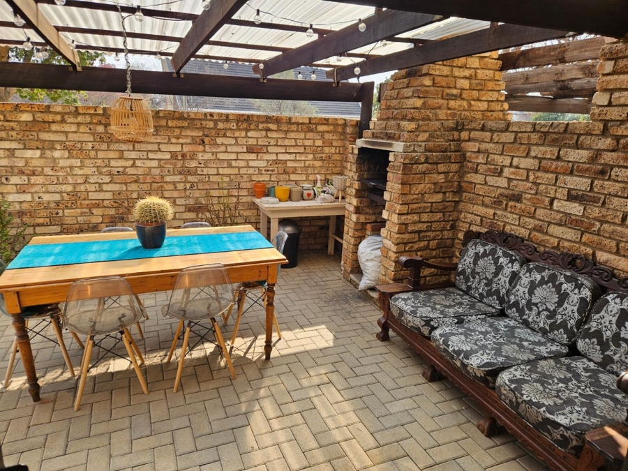 To Let 2 Bedroom Property for Rent in Miederpark North West
